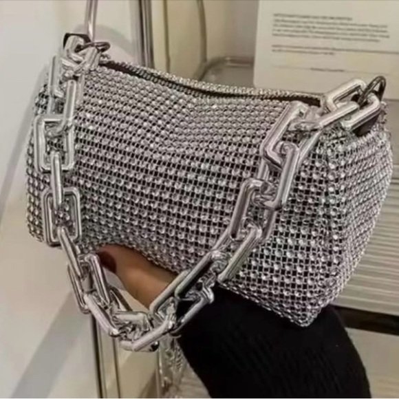 Glamorous Silver Chain Women's Shoulder Bag - Picture 1 of 1